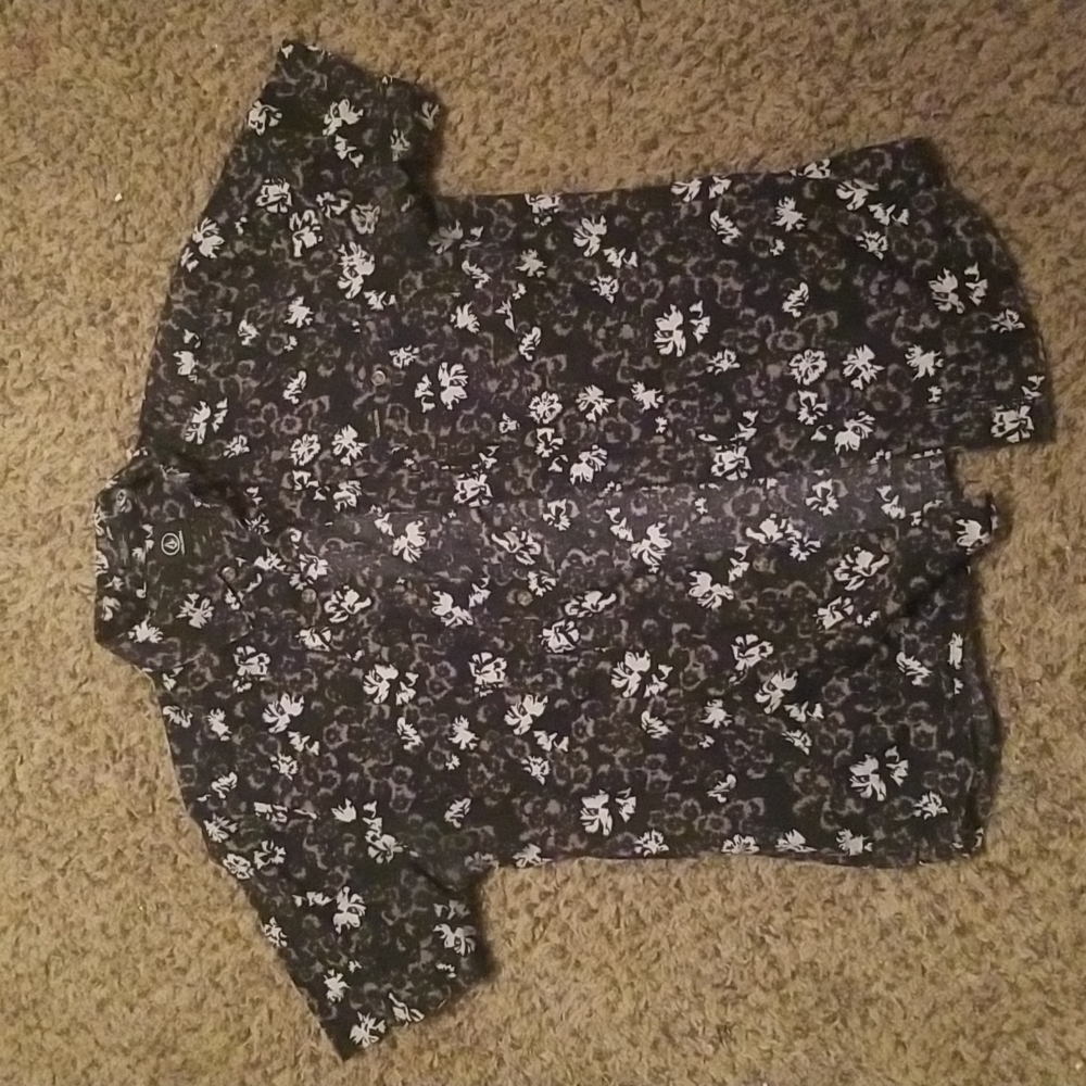 Volcom button down short sleeve